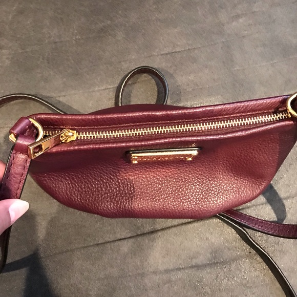 ✨TRADED Marc by Marc Jacobs Sling Bag✨ - Picture 7 of 8